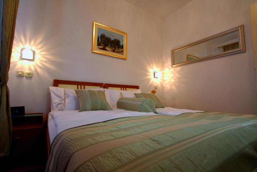 Apartments Amore Bol Room photo