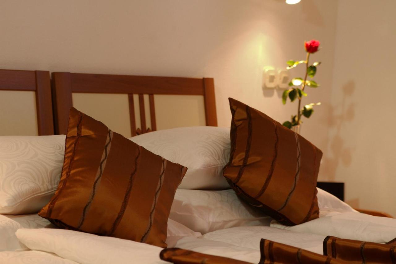 Apartments Amore Bol Room photo